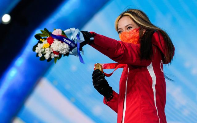 足球比分500-【手记】我们是在捧杀谷爱凌吗？我们该如何赞美她？